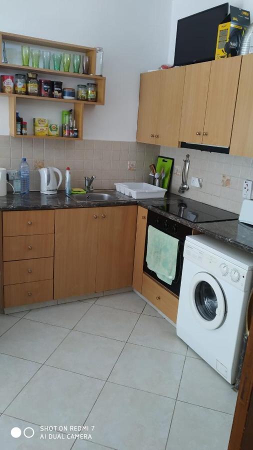 1 Bedroom Flat 200M From The Beach In Germasogia Tourist Area Limassol Eksteriør billede